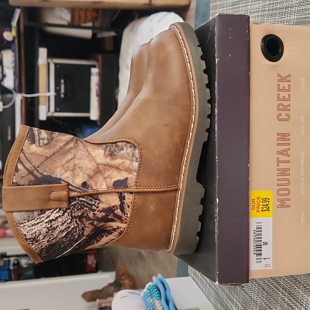 Boy boots